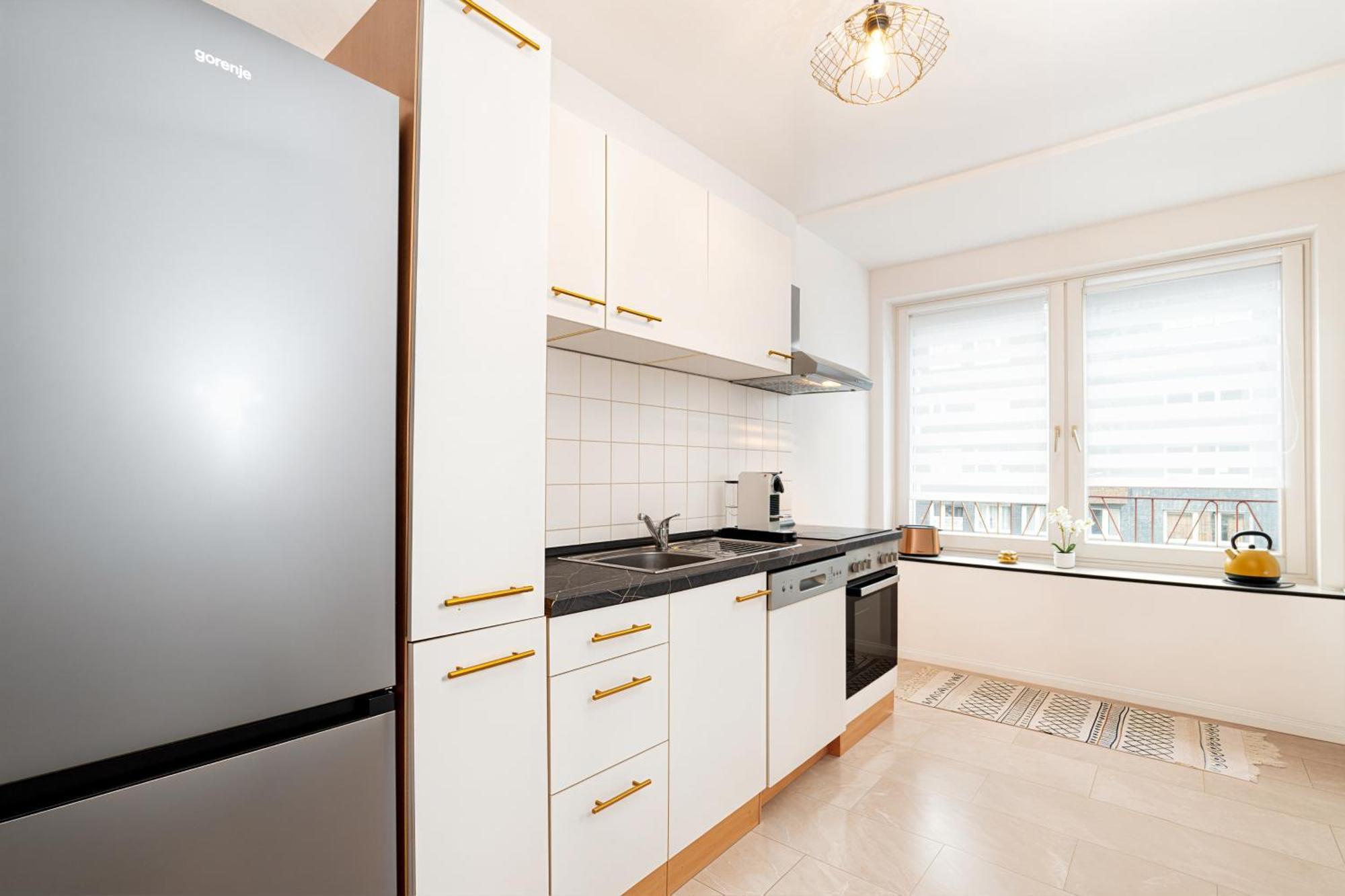 Smart Home - Essen - Perfect For 5 Guests! Central - Balcony - Netflix - Free Parking Zone Buitenkant foto