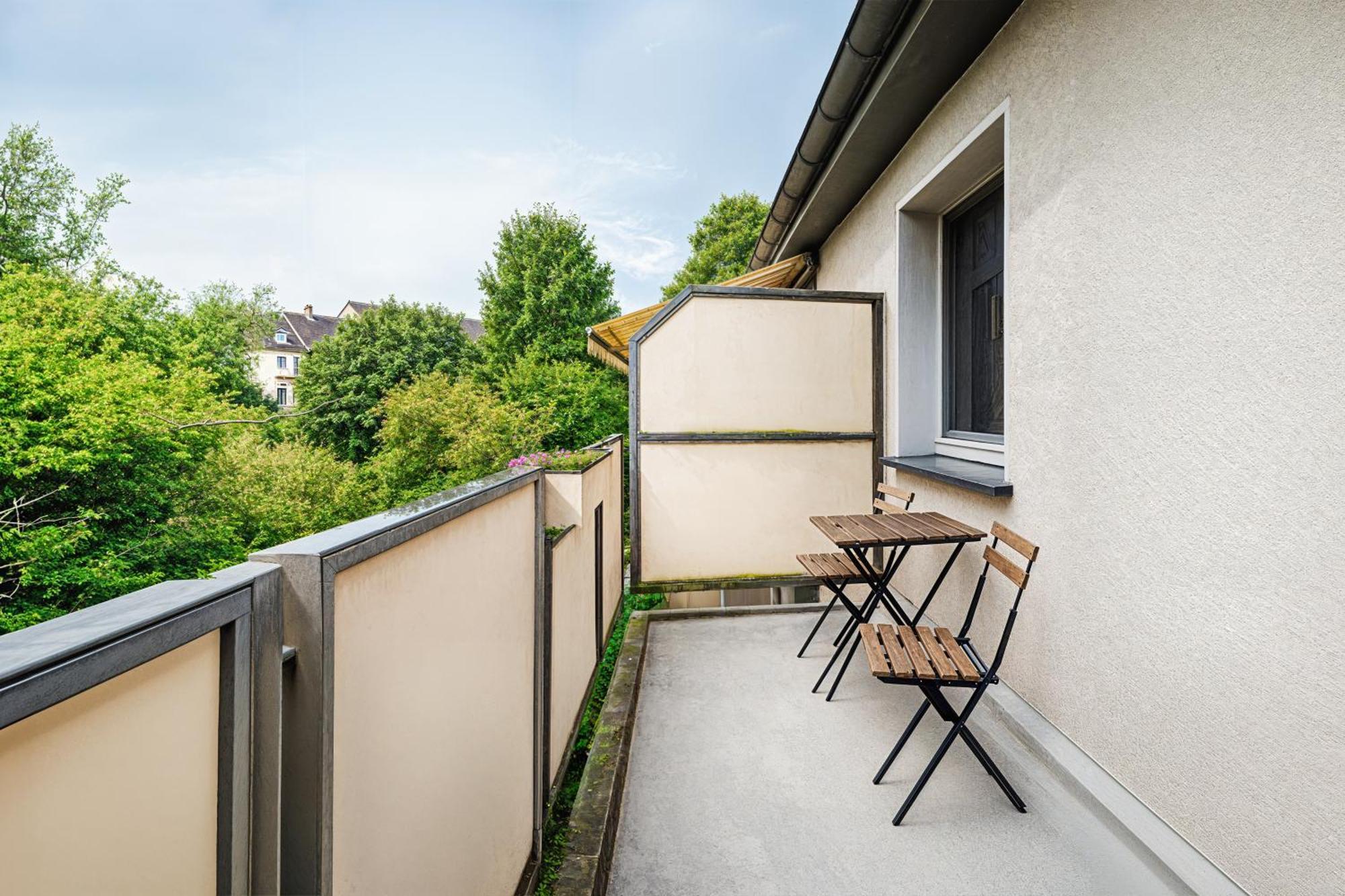 Smart Home - Essen - Perfect For 5 Guests! Central - Balcony - Netflix - Free Parking Zone Buitenkant foto