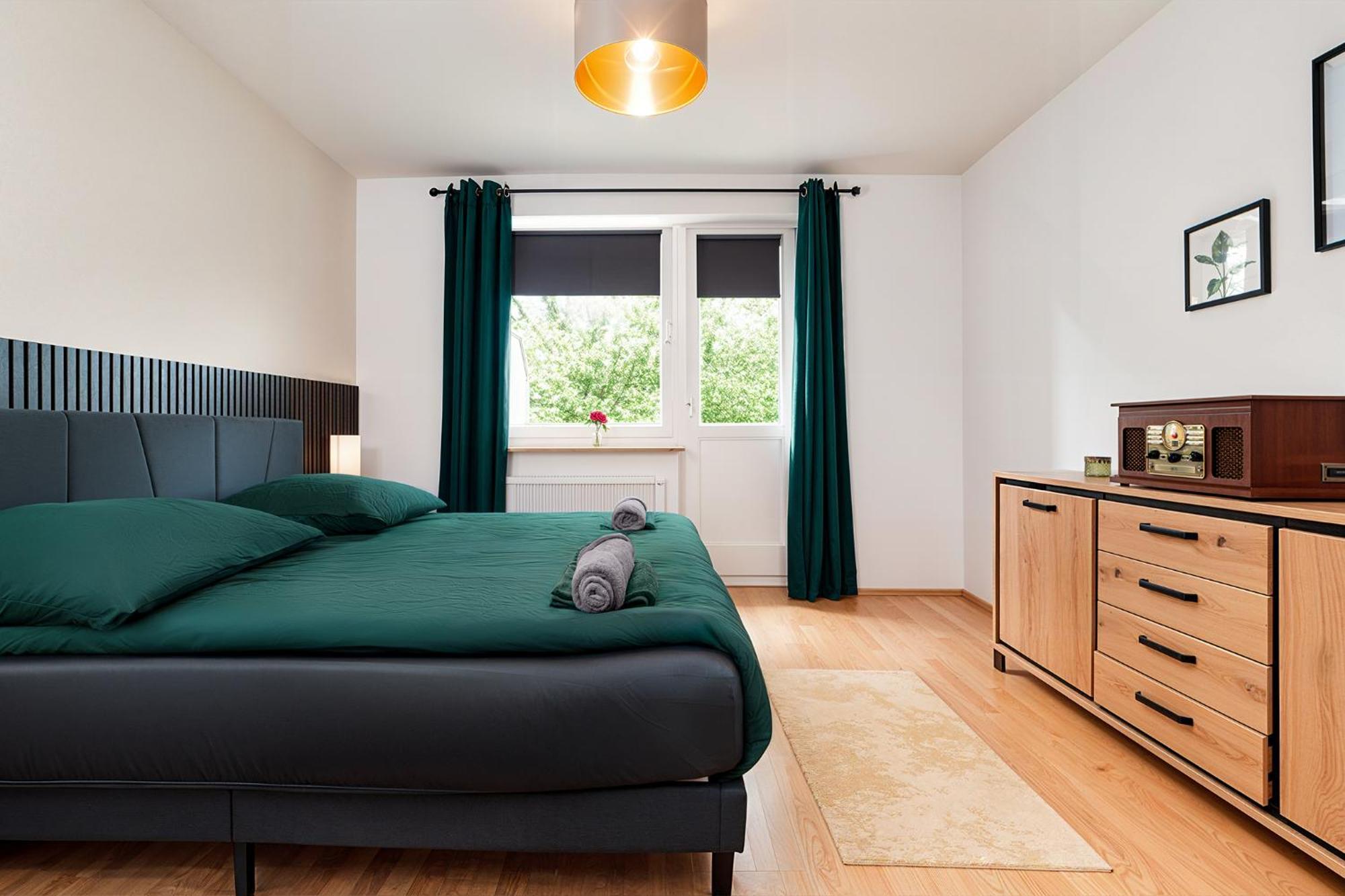 Smart Home - Essen - Perfect For 5 Guests! Central - Balcony - Netflix - Free Parking Zone Buitenkant foto